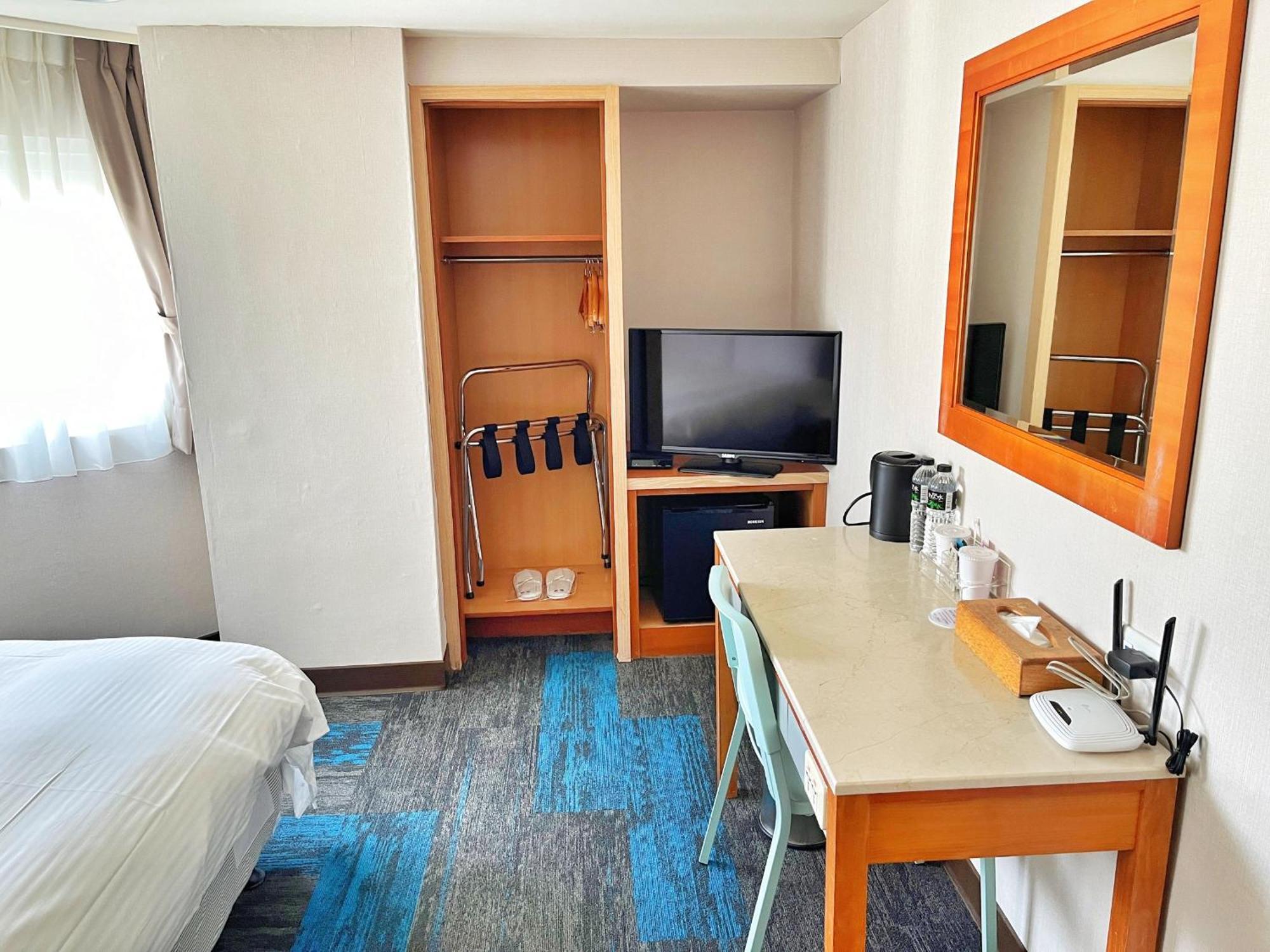 華麗大飯店ferrary Hotel Taipei Esterno foto