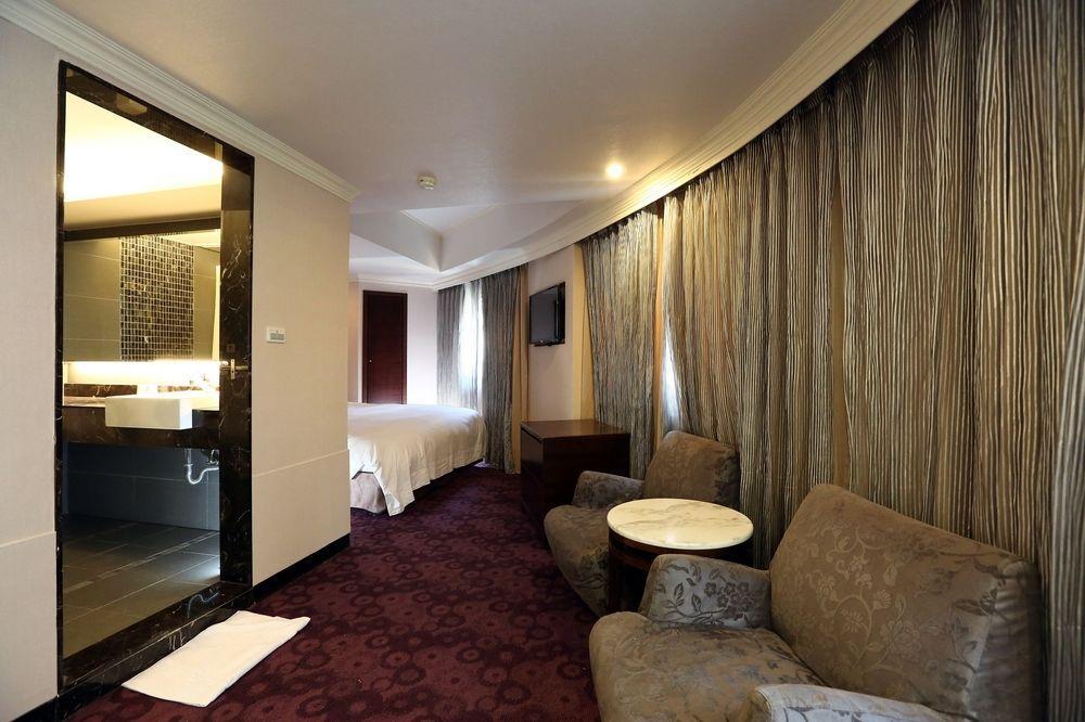 華麗大飯店ferrary Hotel Taipei Esterno foto