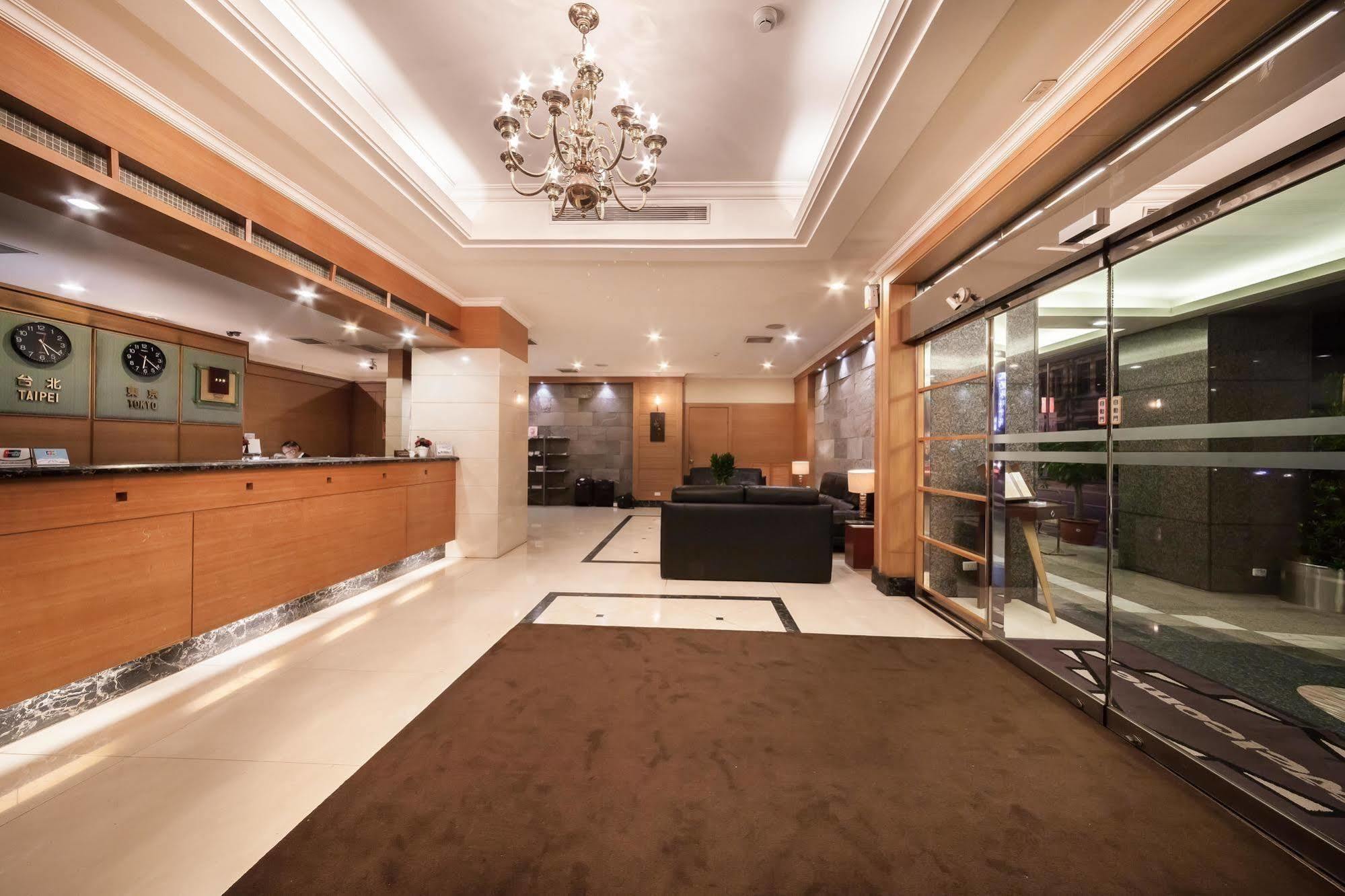 華麗大飯店ferrary Hotel Taipei Esterno foto